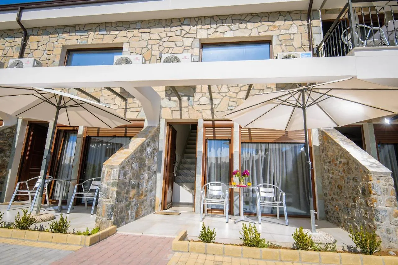 Stone Suites Pefkochori 0*,  Grecia