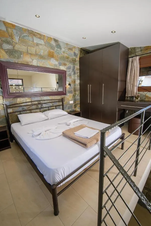 Stone Suites Pefkochori Apartment